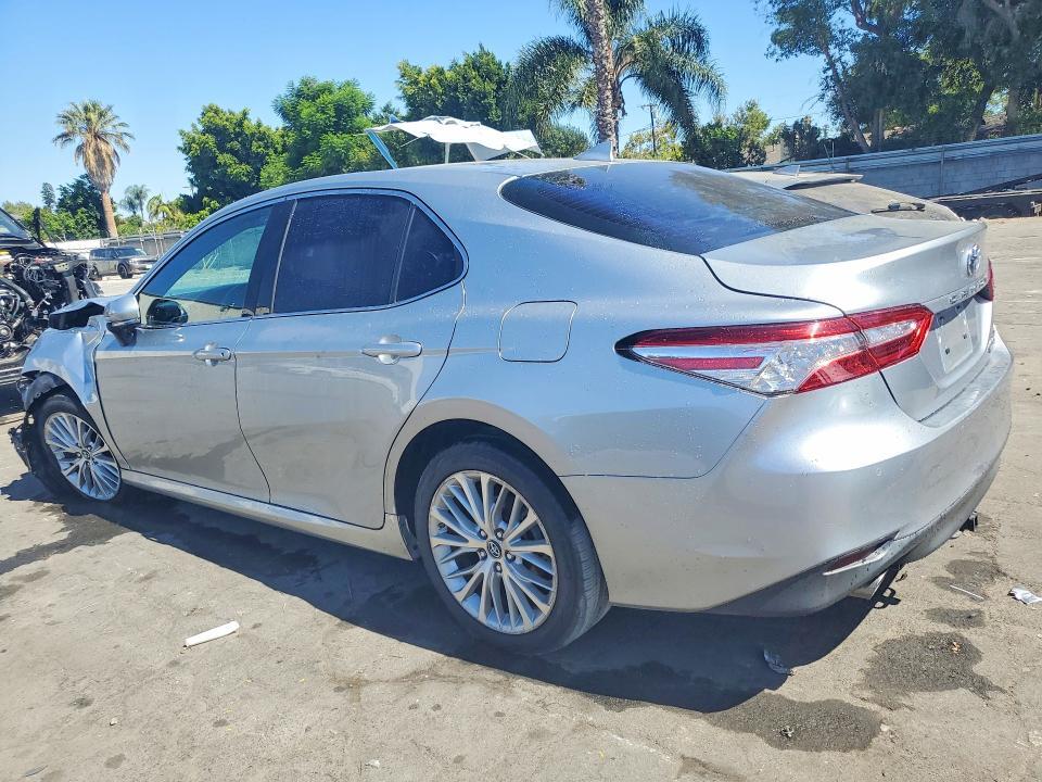 2018 TOYOTA CAMRY HYBRID XLE — Фото 2 из 13