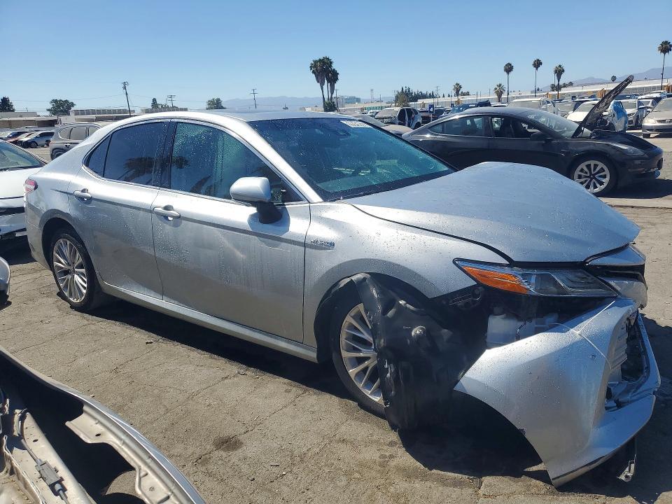 2018 TOYOTA CAMRY HYBRID XLE — Фото 4 из 13