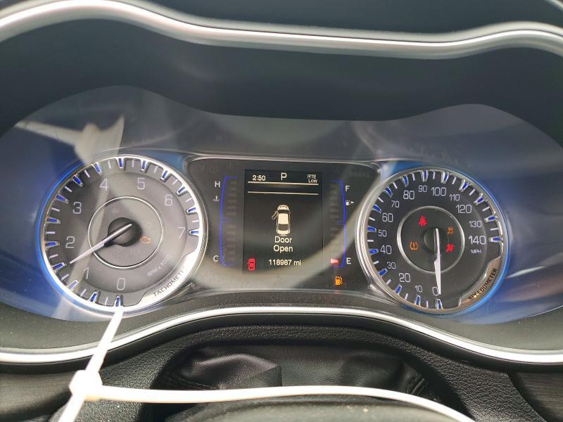 2017 CHRYSLER 200 LIMITED — Фото 9 из 12