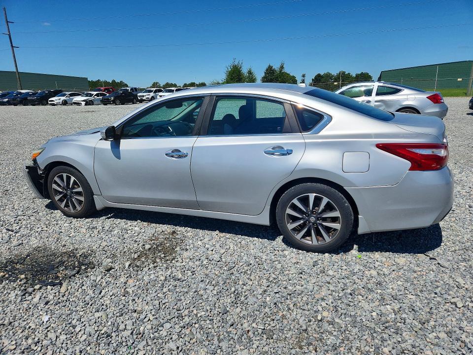 1N4AL3AP8HC197895 2017 NISSAN ALTIMA photo no. 2