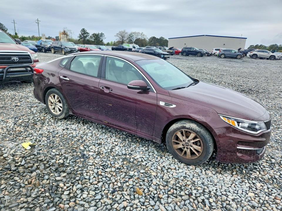 5XXGT4L30GG035777 2016 KIA OPTIMA photo no. 4