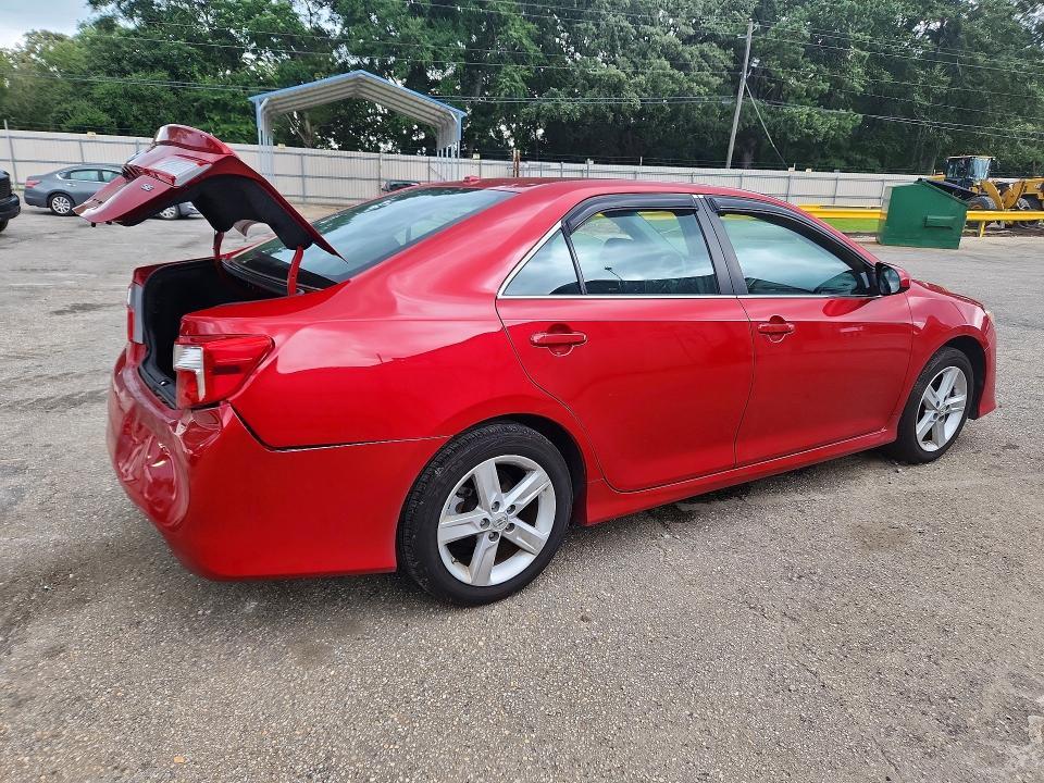 2014 TOYOTA CAMRY SE — Фото 3 из 12