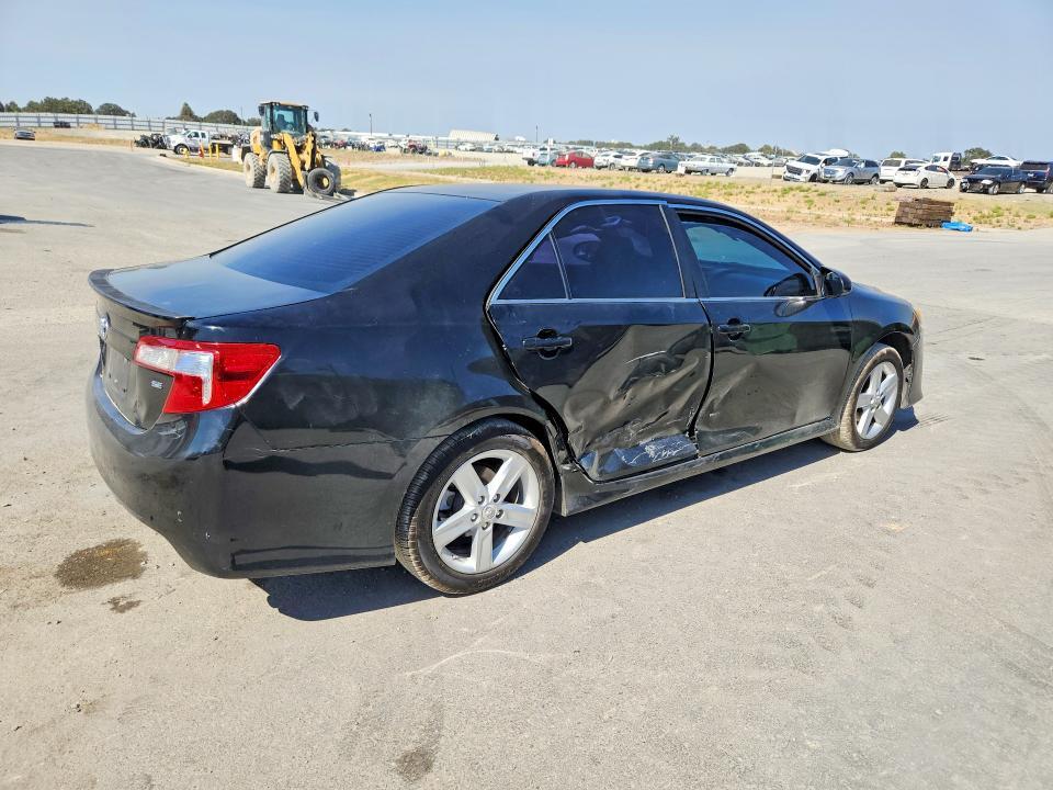 2013 TOYOTA CAMRY SE — Фото 3 из 12