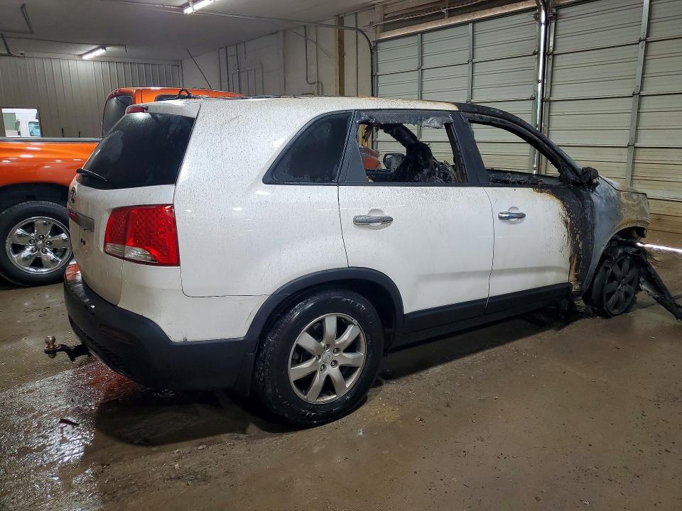 2011 KIA SORENTO LX — Фото 3 из 13