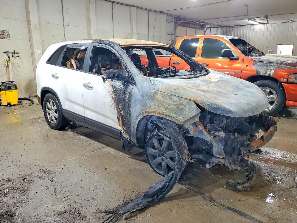 2011 KIA SORENTO LX — Фото 4 из 13