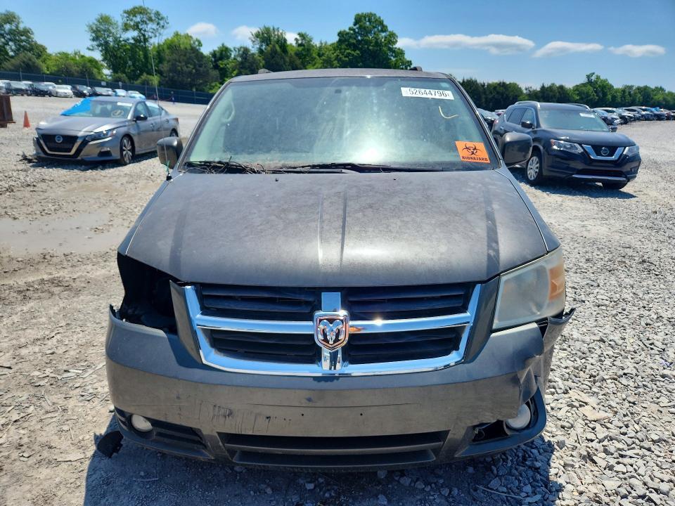 2010 DODGE GRAND CARAVAN SXT — Фото 9 из 16