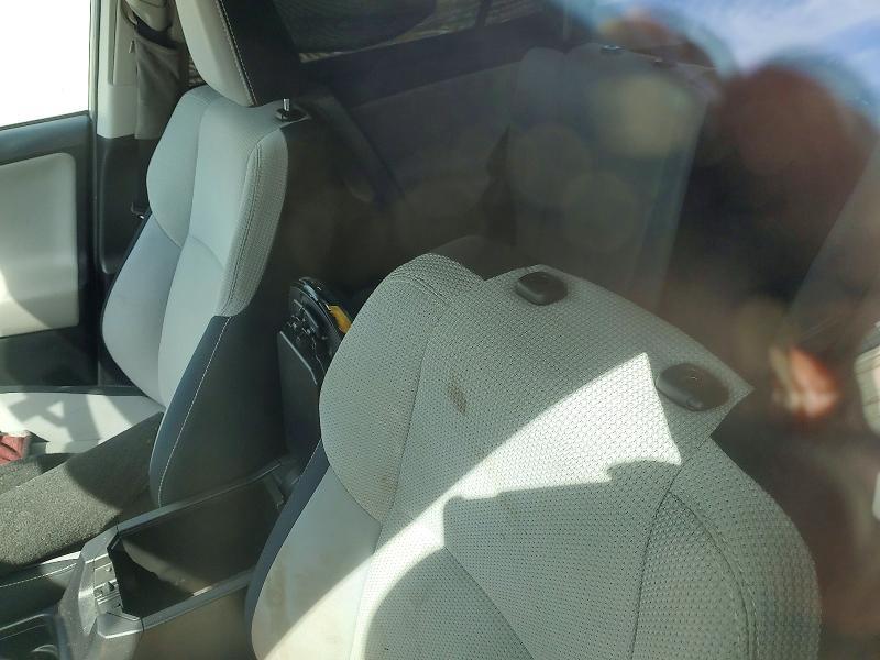 2016 TOYOTA RAV4 XLE — Фото 10 из 13