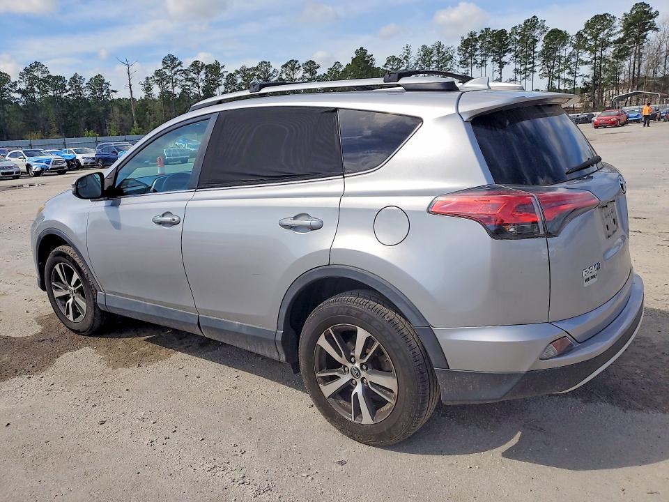2016 TOYOTA RAV4 XLE — Фото 2 из 13