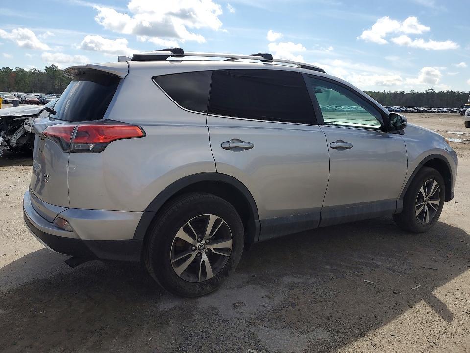 2016 TOYOTA RAV4 XLE — Фото 3 из 13