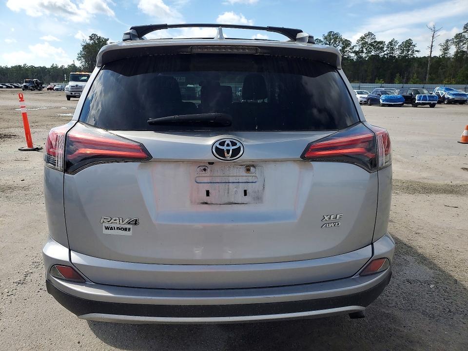 2016 TOYOTA RAV4 XLE — Фото 6 из 13