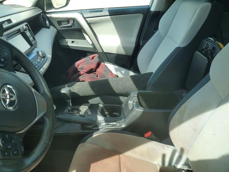 2016 TOYOTA RAV4 XLE — Фото 7 из 13