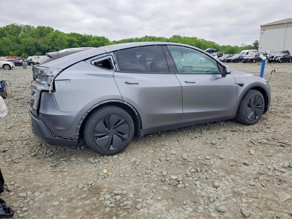2026 TESLA MODEL Y — Фото 3 из 13