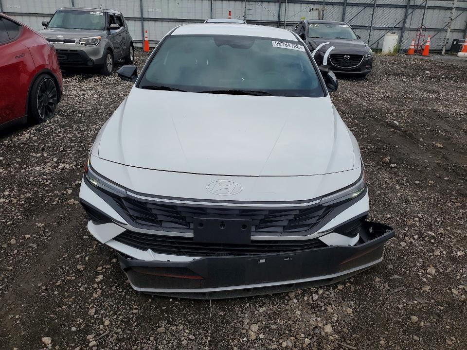 2025 HYUNDAI ELANTRA SEL SPORT — Фото 5 из 12