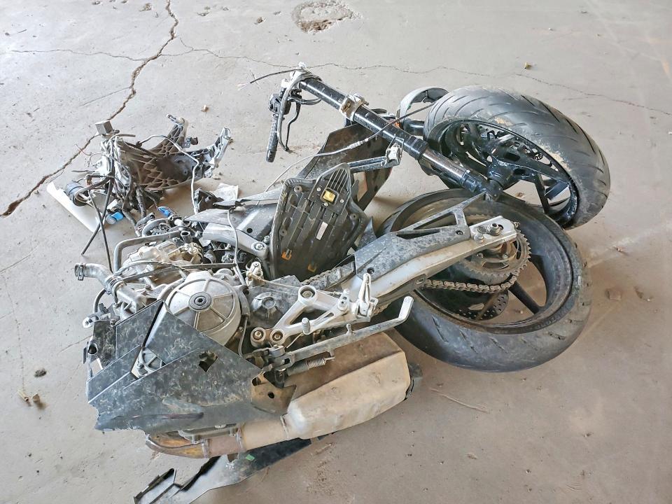 ZD4XEUA04S6001999 2025 APRILIA RS photo no. 4