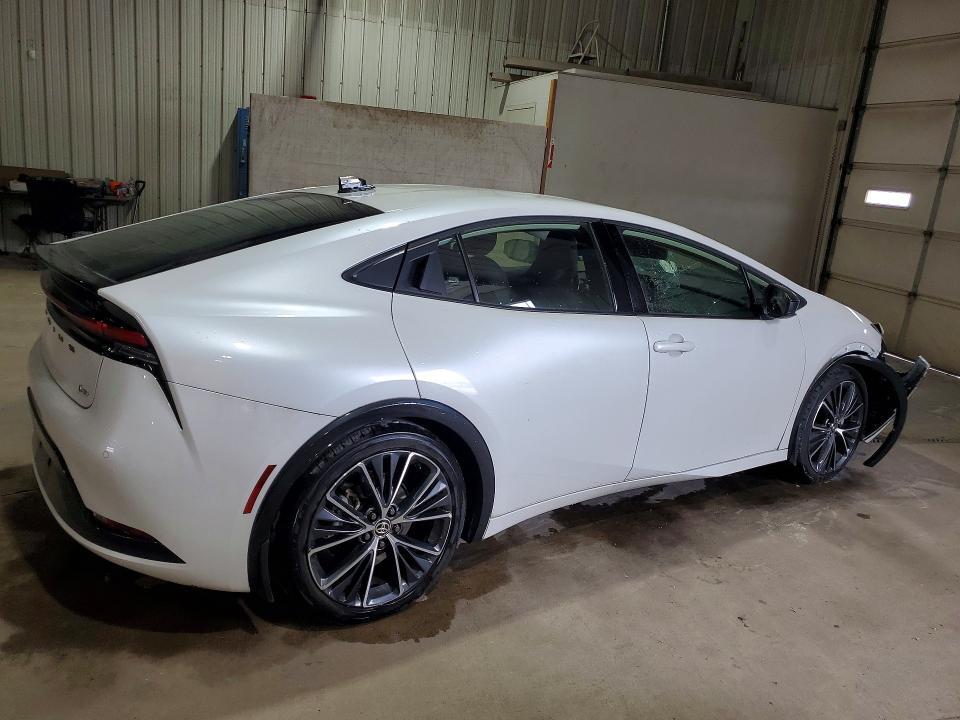 2024 TOYOTA PRIUS XLE — Фото 3 из 13