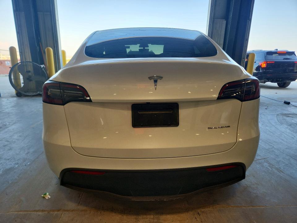 2023 TESLA MODEL Y — Фото 6 из 12