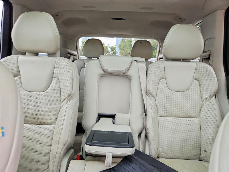 2016 VOLVO XC90 T6 — Фото 10 из 14