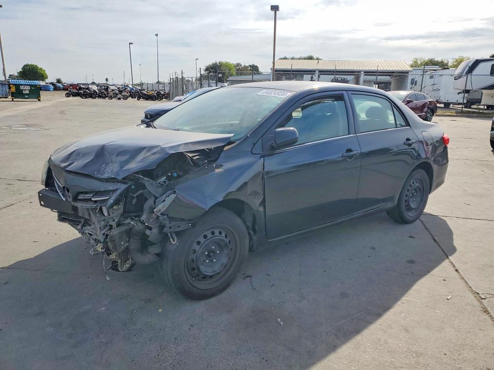 5YFBU4EE4DP192575 2013 TOYOTA COROLLA photo no. 1