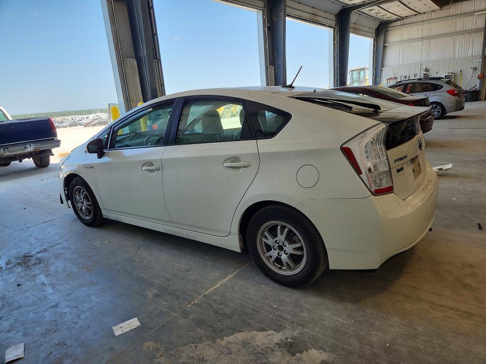2011 TOYOTA PRIUS THREE — Фото 2 из 12