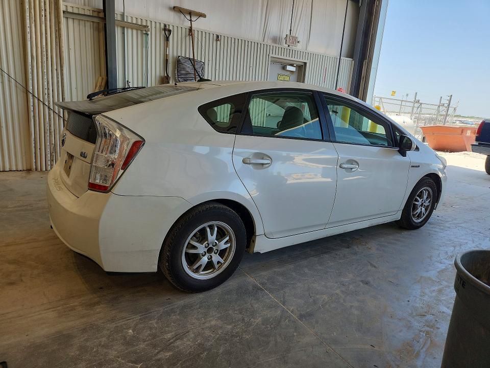 2011 TOYOTA PRIUS THREE — Фото 3 из 12