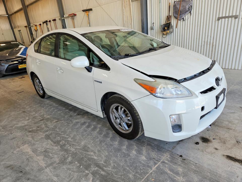 2011 TOYOTA PRIUS THREE — Фото 4 из 12