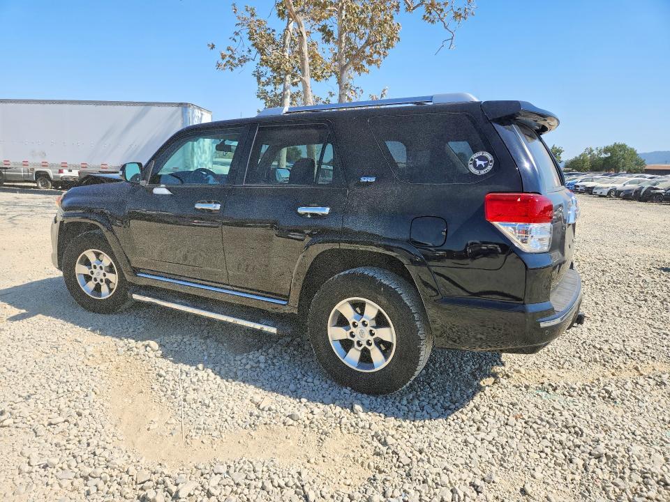 2010 TOYOTA 4RUNNER SR5 — Фото 2 из 13