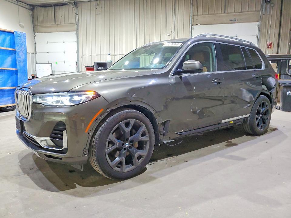 2020 BMW X7 5UXCW2C04L9C24666