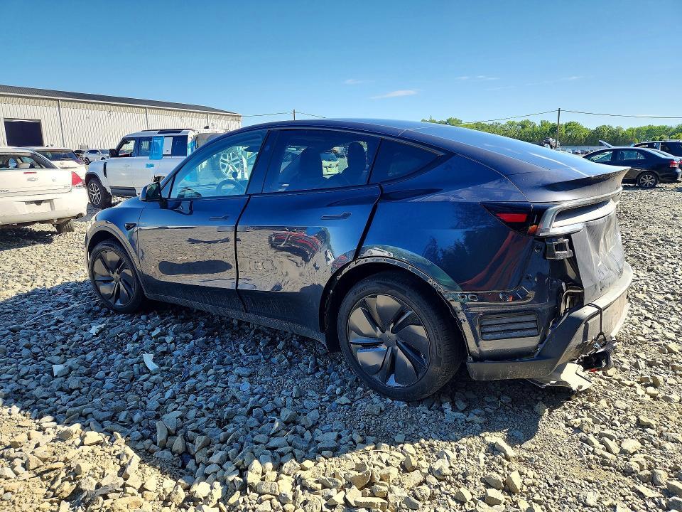 2026 TESLA MODEL Y — Фото 2 из 12