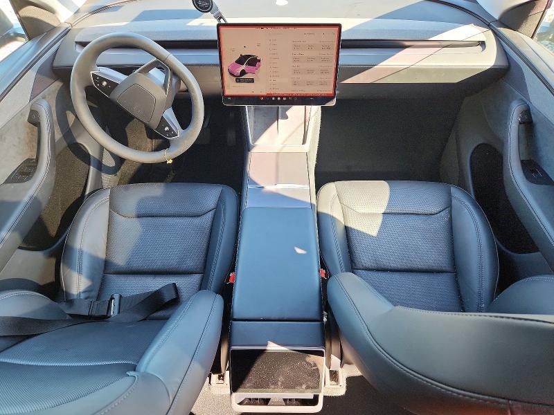 2026 TESLA MODEL Y — Фото 8 из 12