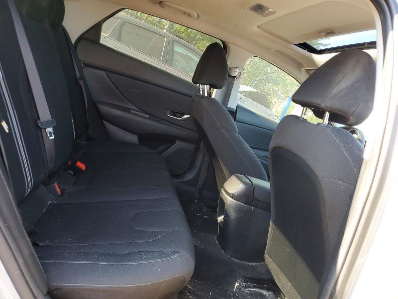 2025 HYUNDAI ELANTRA SEL SPORT — Фото 10 из 13