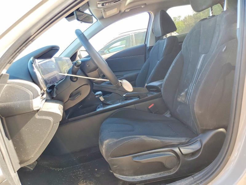 2025 HYUNDAI ELANTRA SEL SPORT — Фото 7 из 13