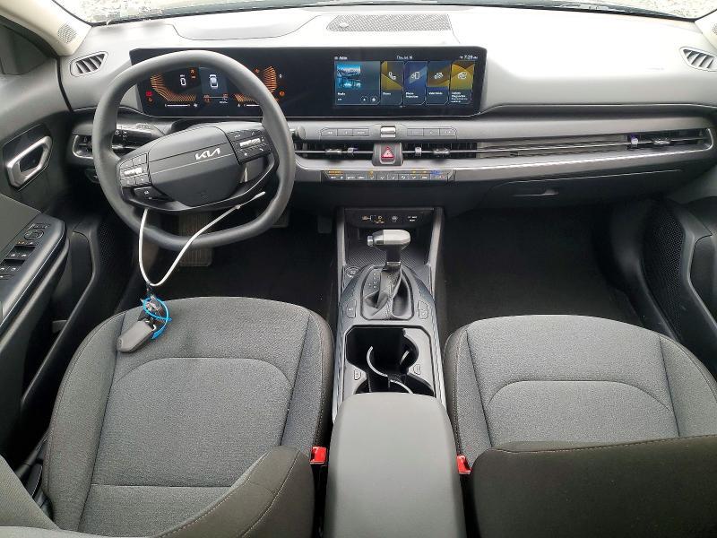 2025 KIA K4 LXS — Фото 8 из 12
