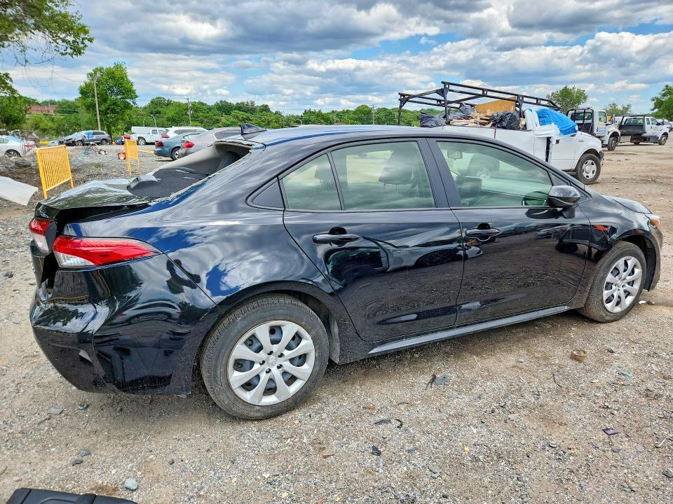 2025 TOYOTA COROLLA HYBRID LE — Фото 3 из 12