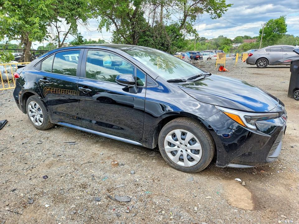 2025 TOYOTA COROLLA HYBRID LE — Фото 4 из 12