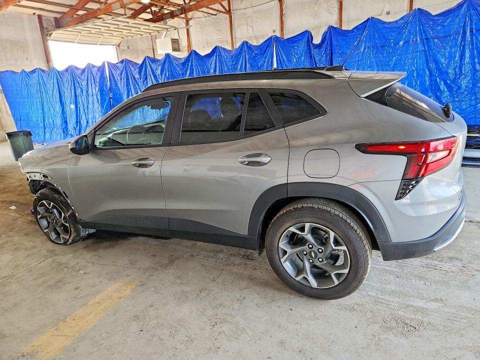 2025 CHEVROLET TRAX — Фото 2 из 13