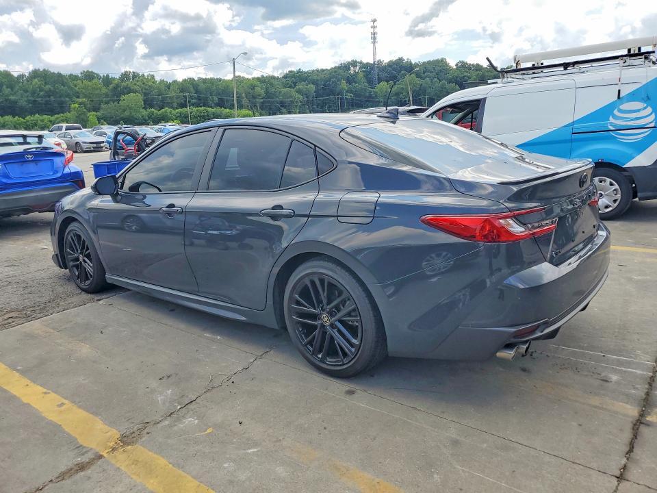 2025 TOYOTA CAMRY SE — Фото 2 из 12