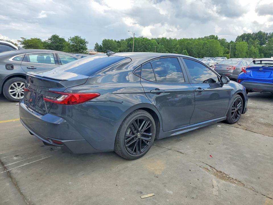 2025 TOYOTA CAMRY SE — Фото 3 из 12