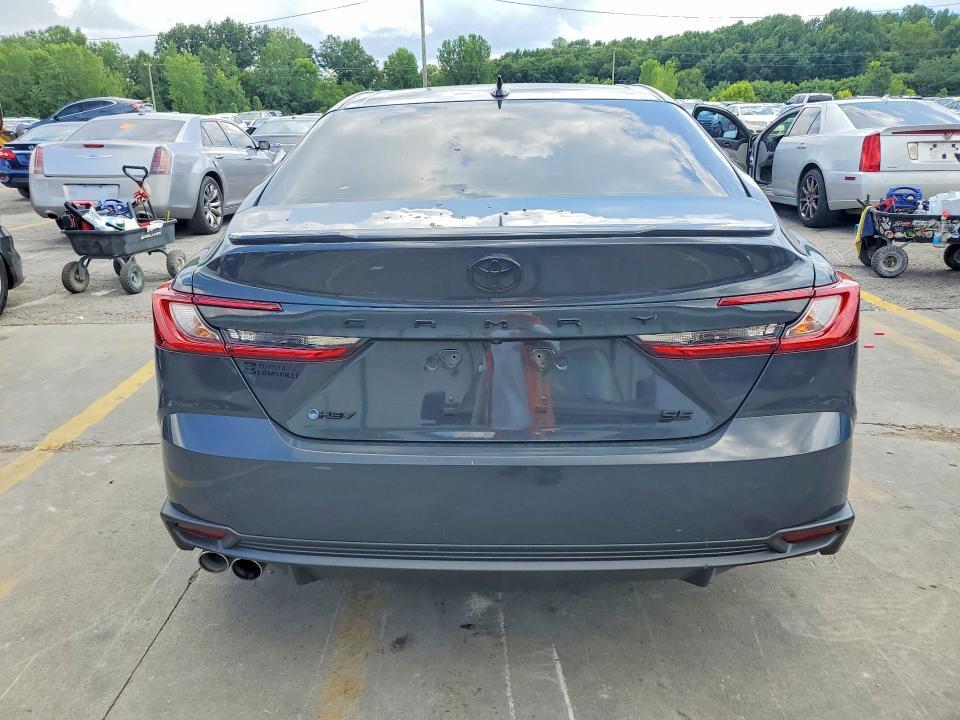 2025 TOYOTA CAMRY SE — Фото 6 из 12