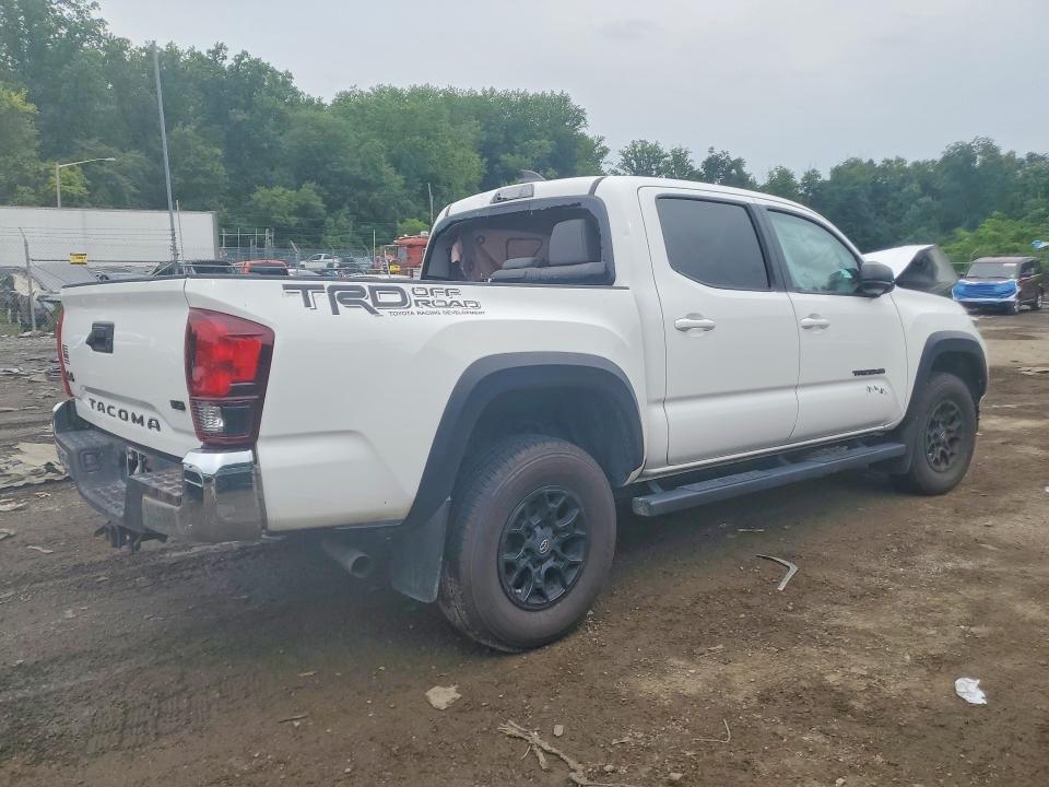 2023 TOYOTA TACOMA SR5 V6 — Фото 3 из 12