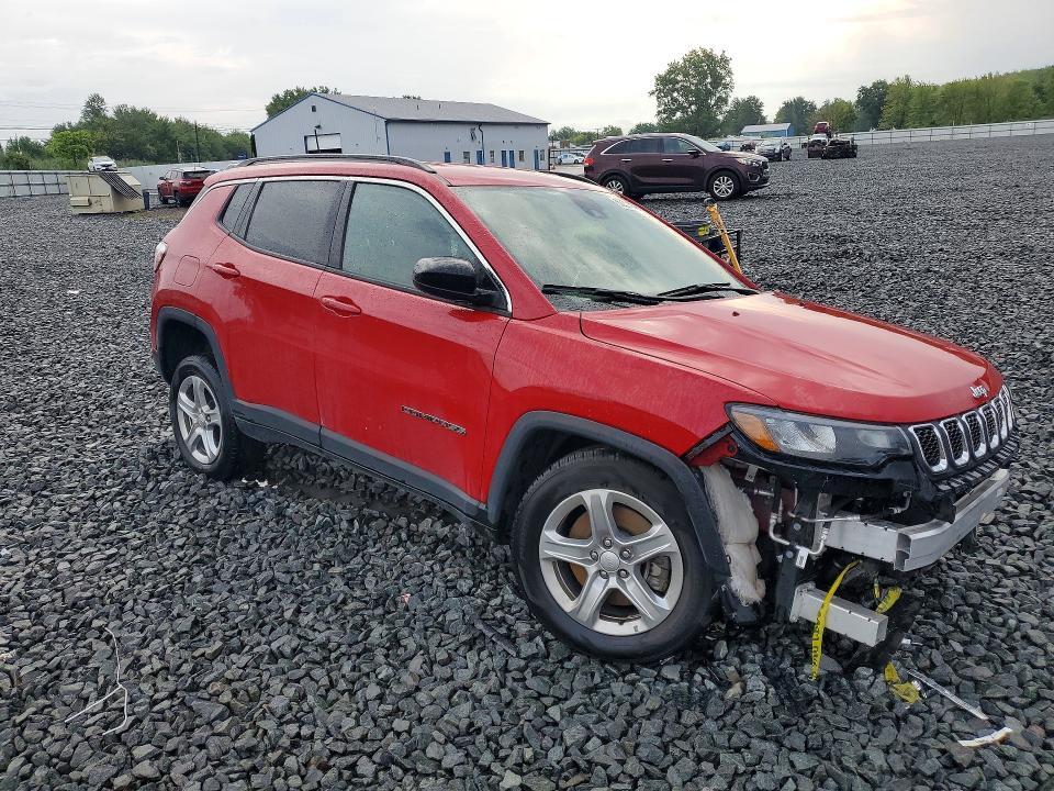 2023 JEEP COMPASS LATITUDE — Фото 4 из 13