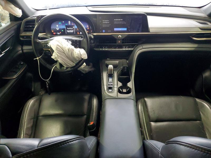 2023 TOYOTA CROWN XLE — Фото 8 из 12