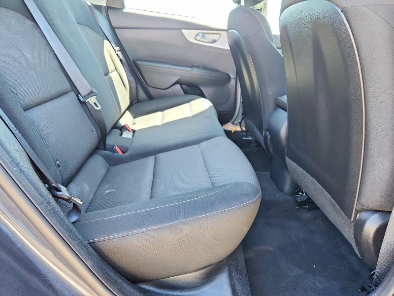 2023 KIA FORTE LX — Фото 10 из 13