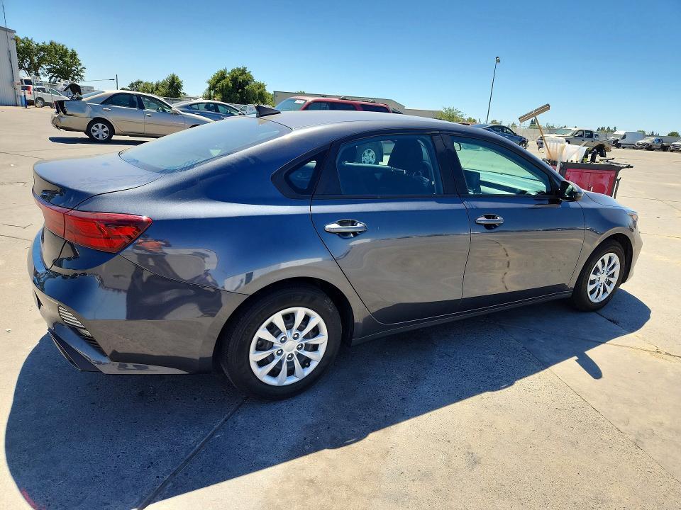 2023 KIA FORTE LX — Фото 3 из 13