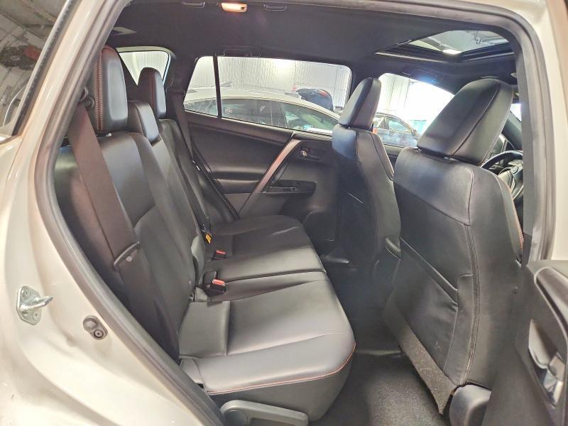 2016 TOYOTA RAV4 SE — Фото 10 из 12