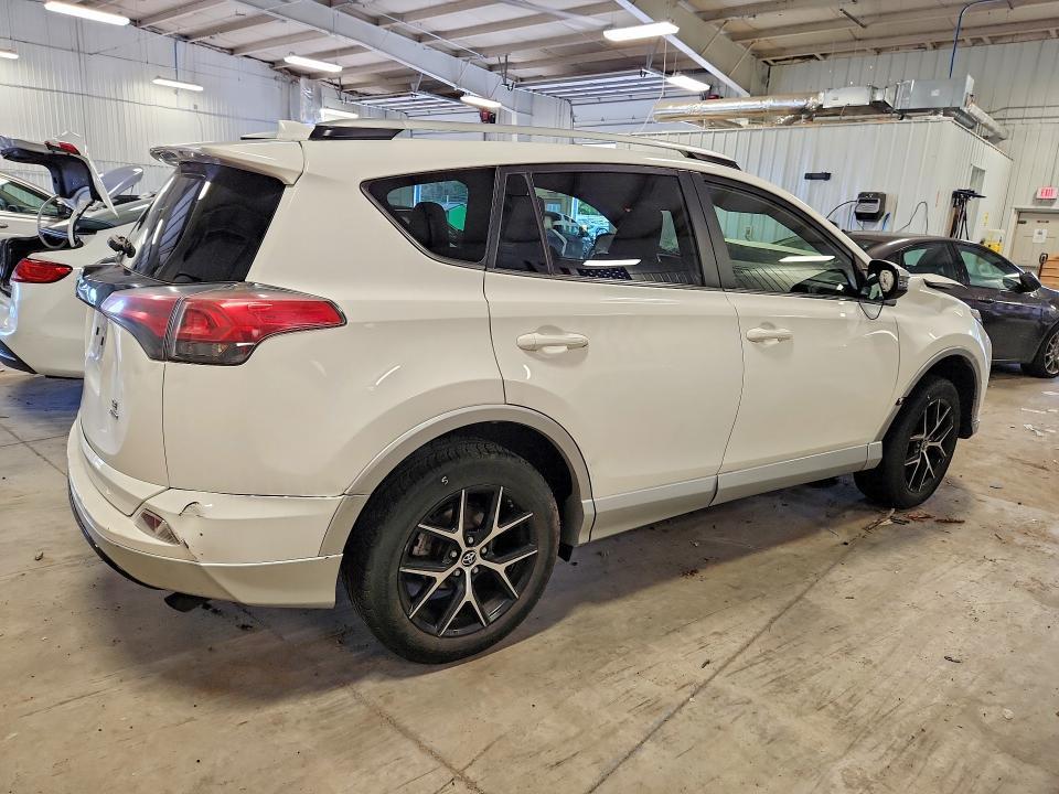 2016 TOYOTA RAV4 SE — Фото 3 из 12