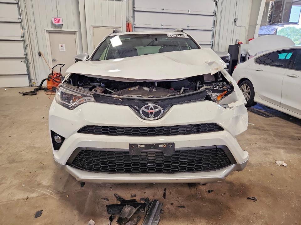 2016 TOYOTA RAV4 SE — Фото 5 из 12