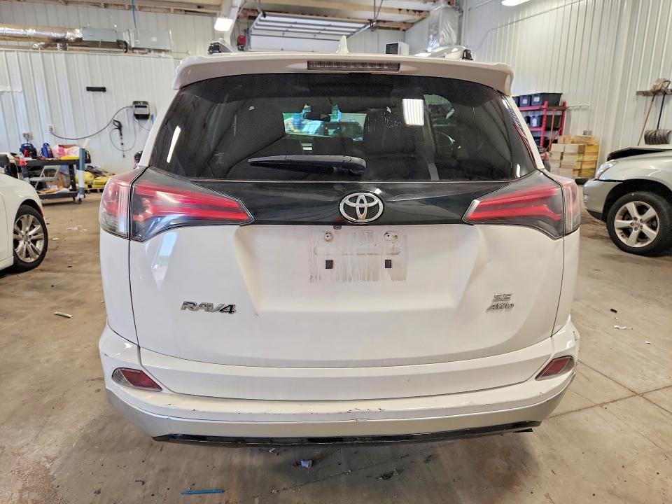 2016 TOYOTA RAV4 SE — Фото 6 из 12