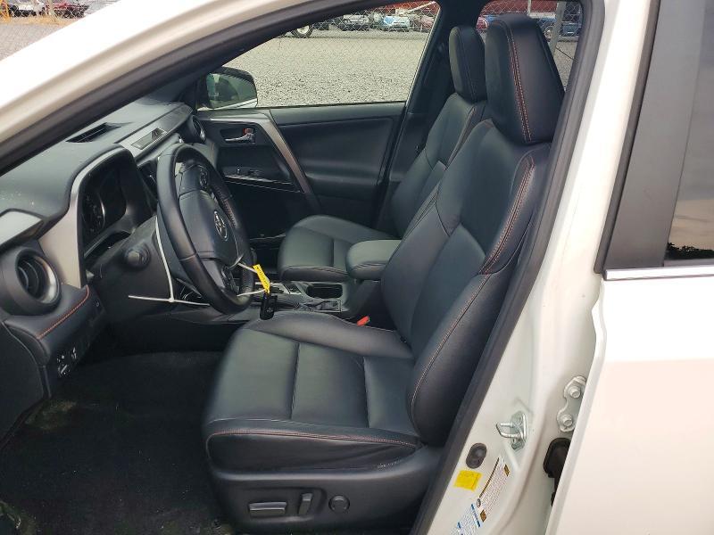 2016 TOYOTA RAV4 SE — Фото 7 из 12