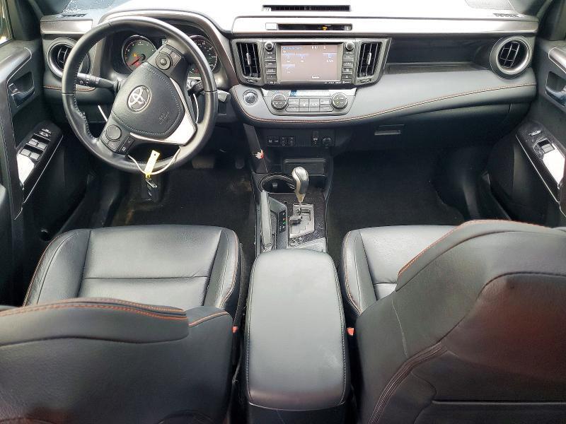 2016 TOYOTA RAV4 SE — Фото 8 из 12