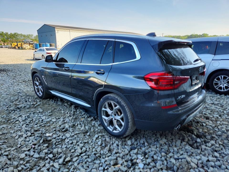 2021 BMW X3 XDRIVE30E — Фото 2 из 13